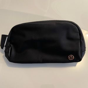 NWT Lululemon Black Belt Bag!